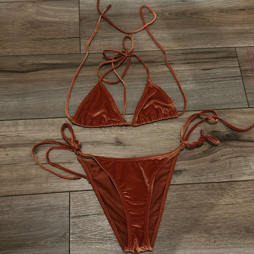 Traingl Velvet Vinca Santeria Bikini Set